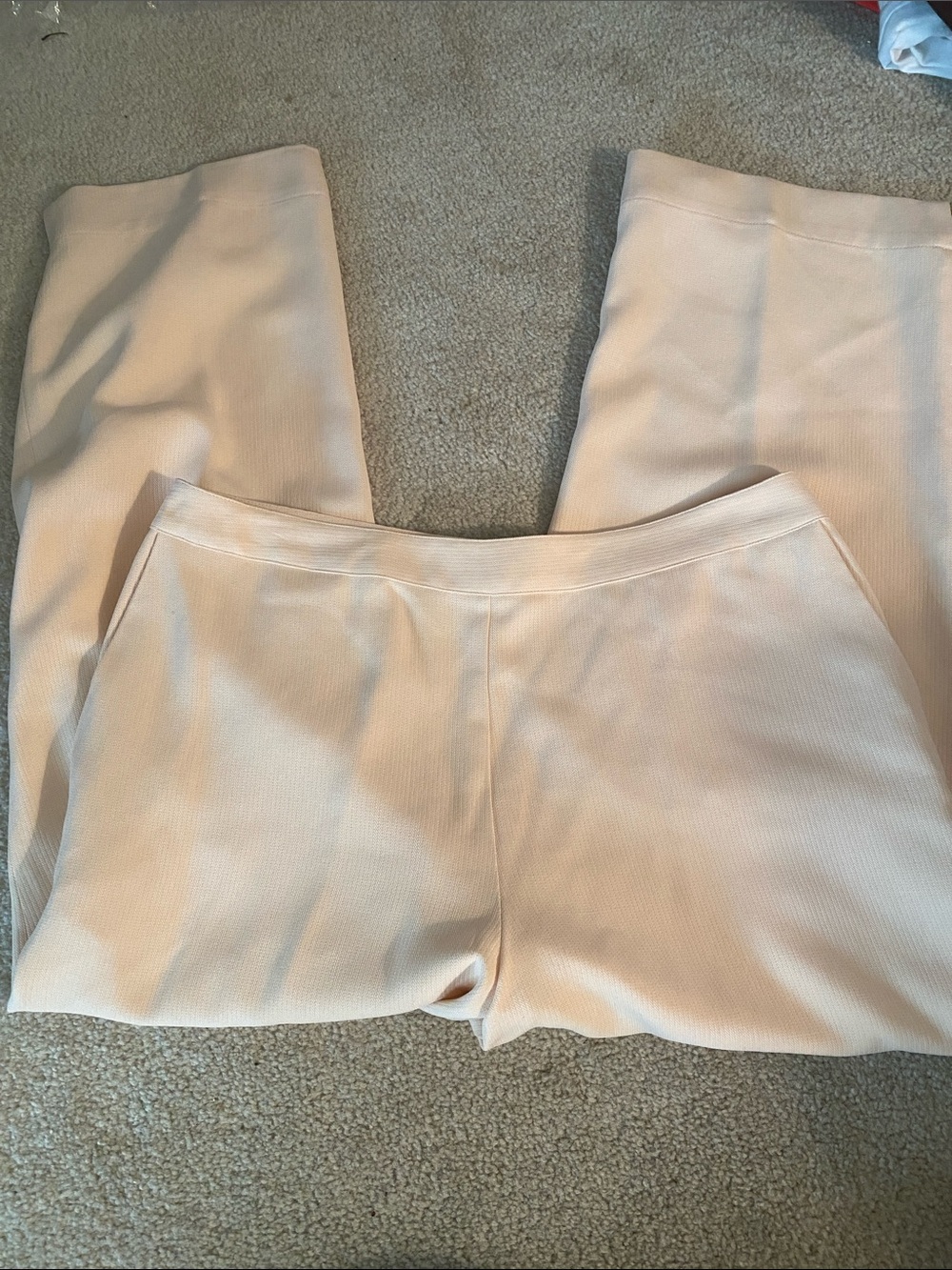 Tommy Bahama size 6 100% silk cropped pants